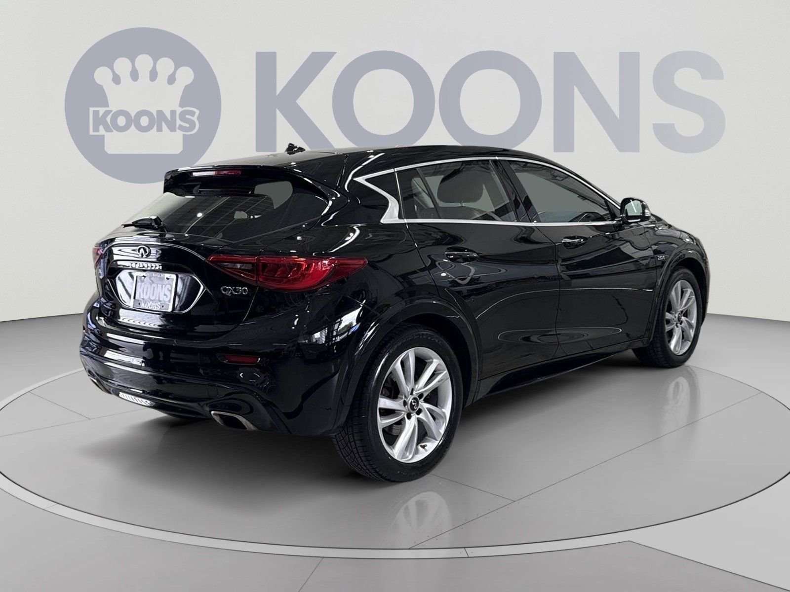 Used 2018 INFINITI QX30 FWD image 11