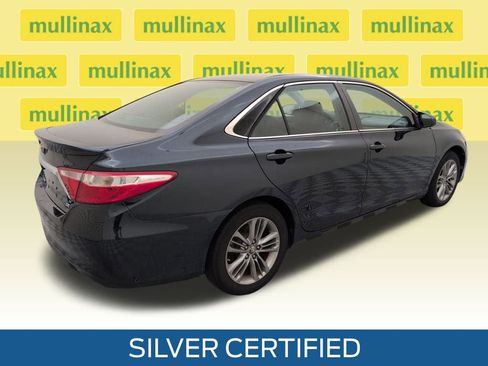 Used 2016 Toyota Camry SE image 4