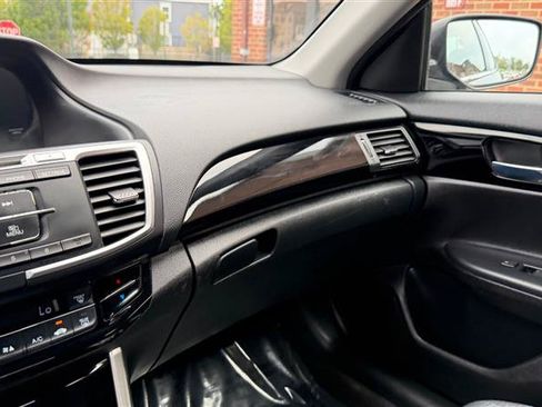Used 2016 Honda Accord LX image 37