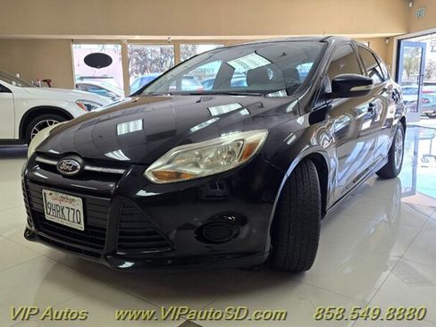 Used 2014 Ford Focus SE FWD image 2