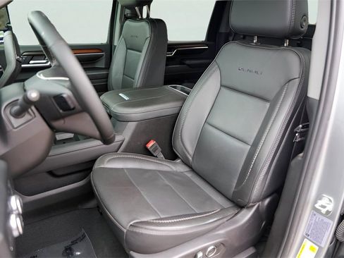 Certified 2025 GMC Sierra 2500 Denali w/ Denali Reserve Package image 10