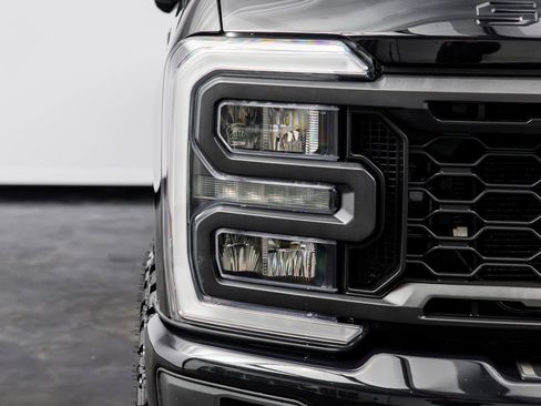 Used 2023 Ford F350 XLT w/ XLT Premium Package AWD/4WD image 3