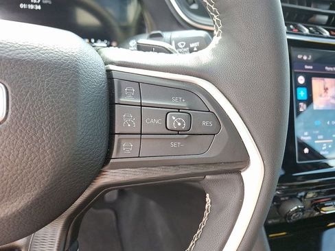 Used 2024 Jeep Grand Cherokee Altitude AWD/4WD image 23