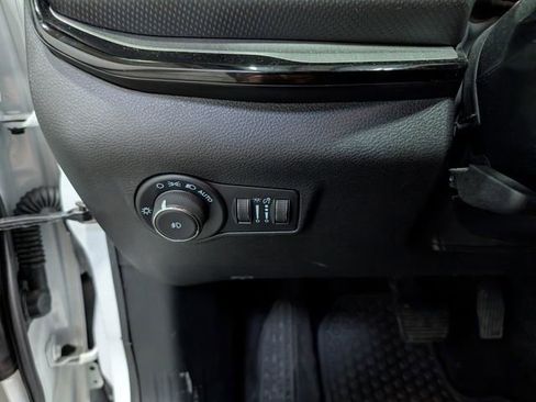 Used 2025 Jeep Compass Trailhawk AWD/4WD image 18