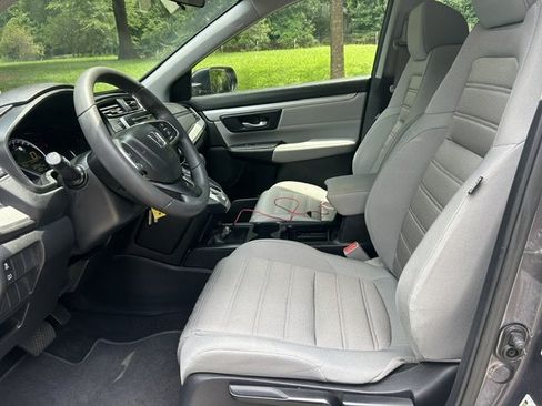 Used 2017 Honda CR-V LX image 9