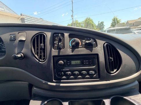 Used 2006 Ford E-350 and Econoline 350 XL RWD image 5