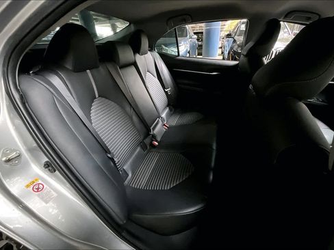 Used 2018 Toyota Camry SE image 20