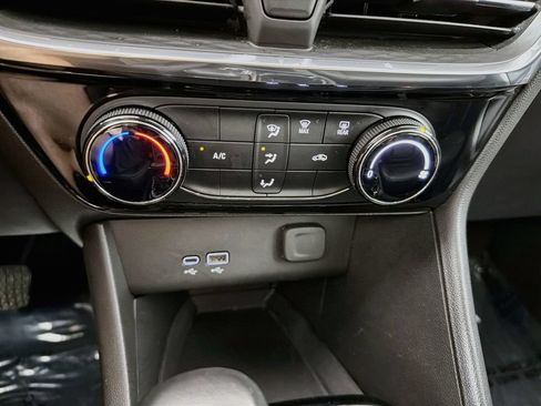 Used 2024 Buick Encore GX Sport Touring FWD image 15