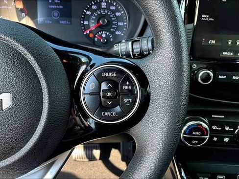 Used 2022 Kia Soul S FWD image 11
