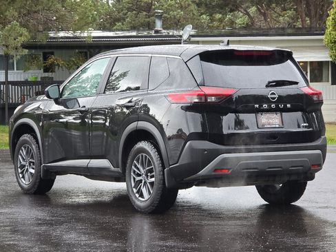 Used 2023 Nissan Rogue S image 6