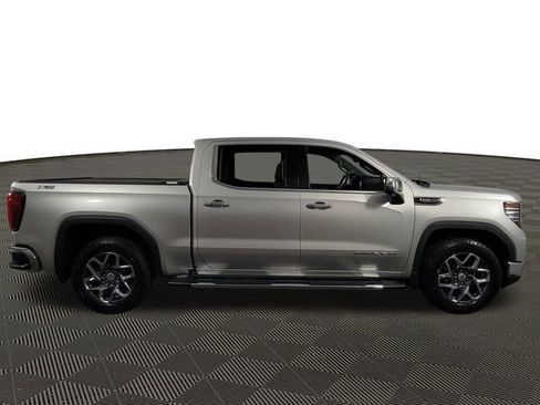 Used 2022 GMC Sierra 1500 SLT w/ X31 Off-Road Package image 11
