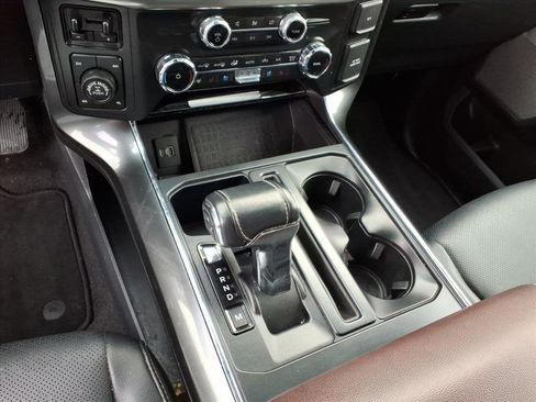 Used 2022 Ford F150 Lariat w/ Equipment Group 502A High image 8