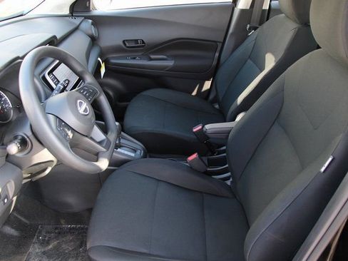 New 2025 Nissan Kicks Play S image 13