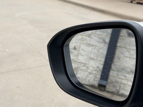 Used 2023 Nissan Rogue SV image 21