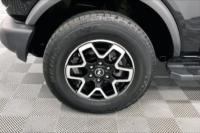 Used 2024 Ford Bronco Outer Banks AWD/4WD image 10