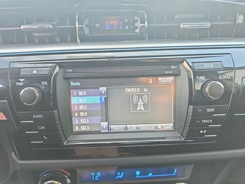 Used 2015 Toyota Corolla S image 21