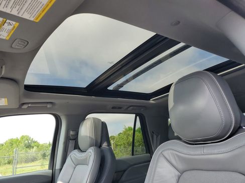 Used 2019 Lincoln Navigator Reserve w/ Cargo Package AWD/4WD image 6