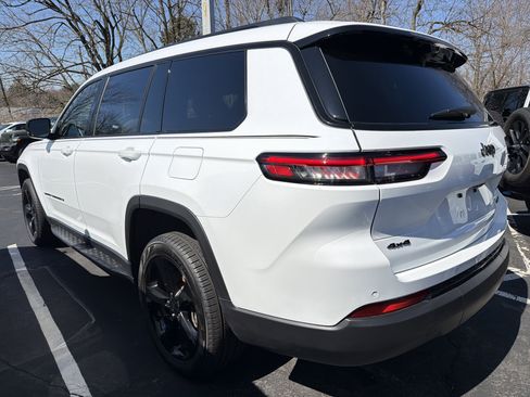 Certified 2025 Jeep Grand Cherokee L Limited w/ Luxury Tech Group II image 5