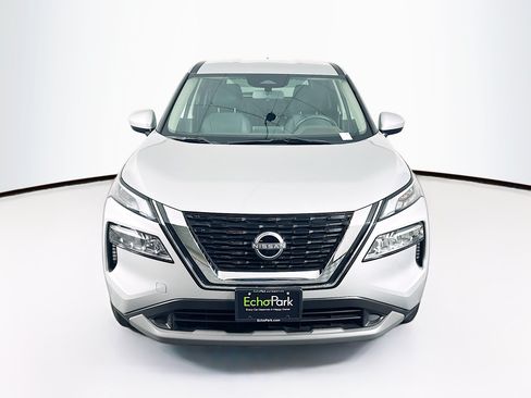 Used 2023 Nissan Rogue SV FWD image 2