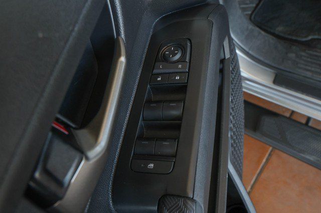 Used 2025 Toyota Tacoma TRD Off-Road AWD/4WD image 30