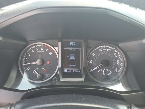 Used 2021 Toyota Tacoma TRD Off-Road w/ Technology Package AWD/4WD image 13