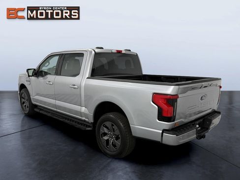Used 2022 Ford F150 Lightning XLT AWD/4WD image 4