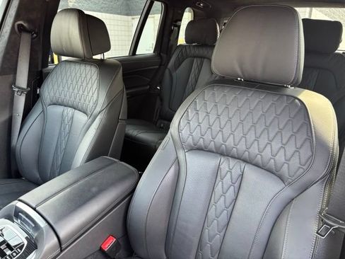 Used 2026 BMW X7 M60i AWD/4WD image 19