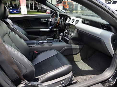 Used 2016 Ford Mustang GT Premium RWD image 38