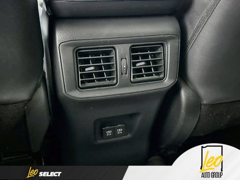 Used 2020 Toyota RAV4 XLE Premium AWD/4WD image 28