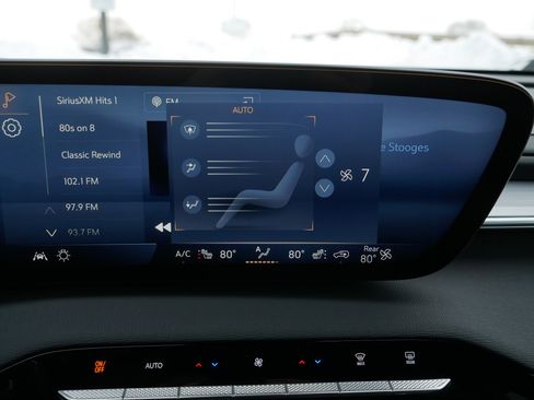 Used 2025 Buick Enclave Preferred image 23