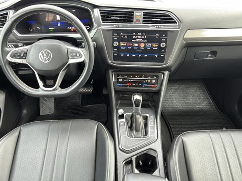 Used 2023 Volkswagen Tiguan SE FWD image 28