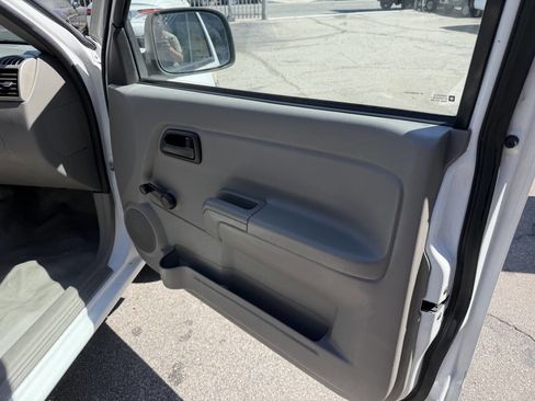 Used 2007 GMC Canyon W/T image 10