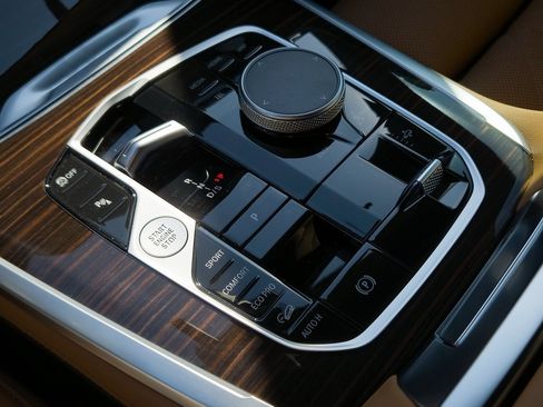 New 2026 BMW X7 xDrive40i w/ M Sport Package image 12