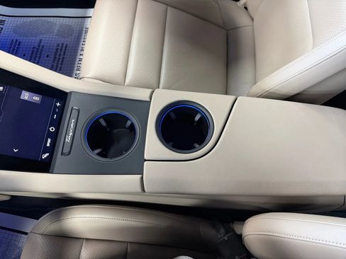 Used 2022 Porsche Taycan image 34
