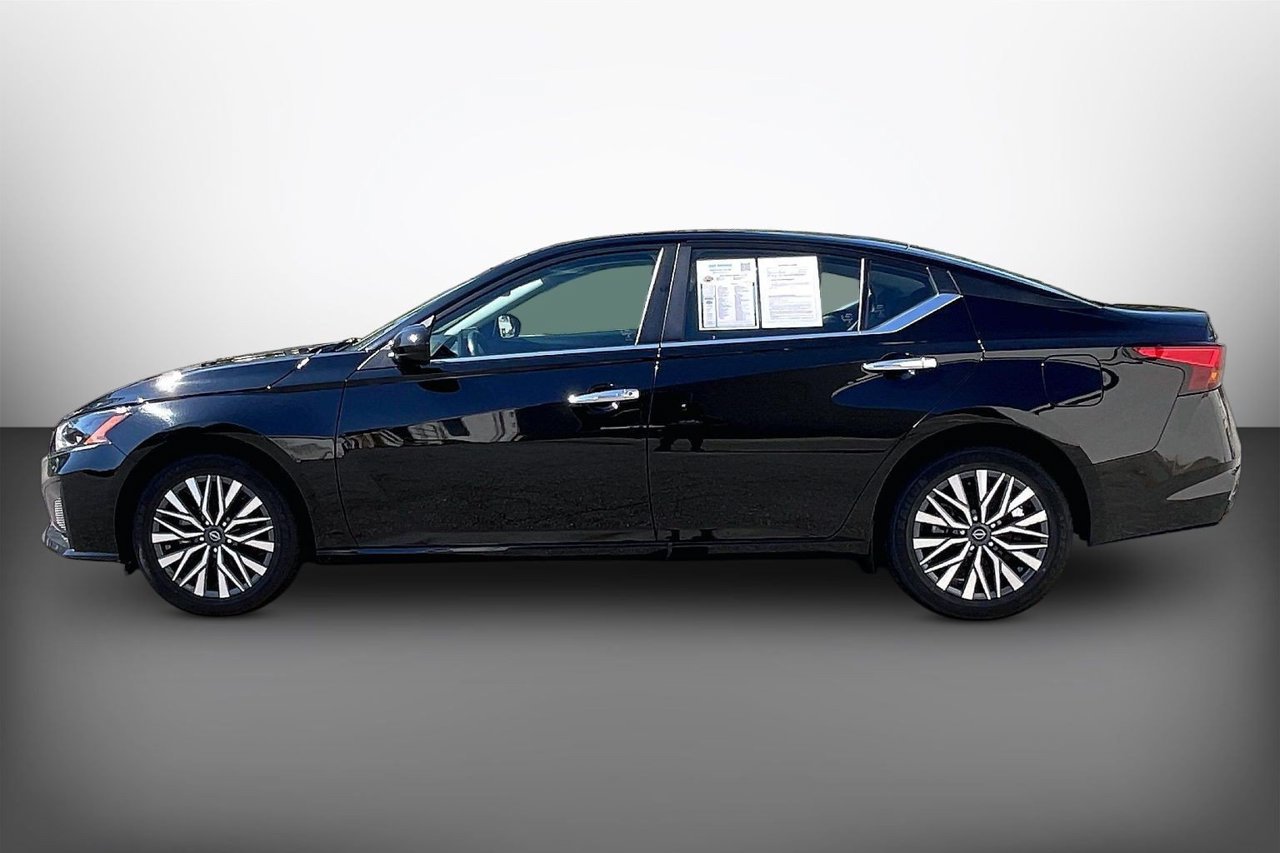 Used 2025 Nissan Altima 2.5 SV w/ SV Premium Package AWD/4WD image 5
