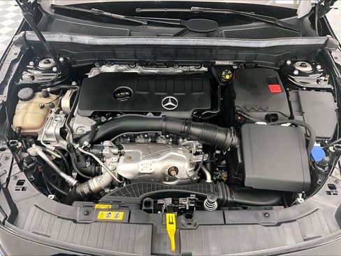 Certified 2022 Mercedes-Benz GLB 250 image 9