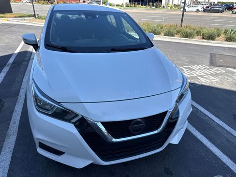 Used 2020 Nissan Versa SV FWD image 6