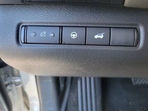 New 2025 Nissan Pathfinder SV image 17