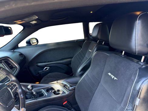 Used 2015 Dodge Challenger SRT RWD image 10