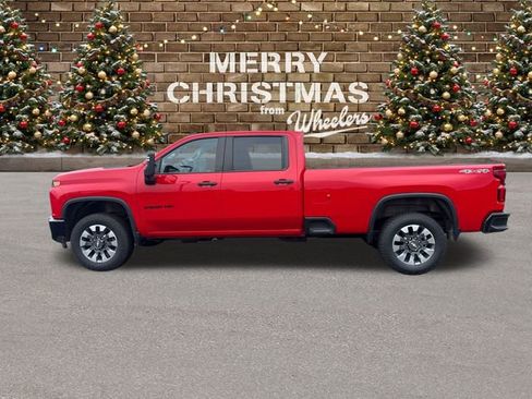 Used 2021 Chevrolet Silverado 2500 Custom w/ Custom Value Package image 2