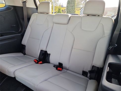 New 2025 Kia Telluride S image 16