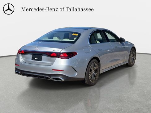 Used 2025 Mercedes-Benz E 350 4MATIC Sedan image 5