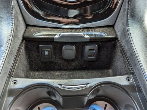 Used 2016 Cadillac Escalade Platinum image 27