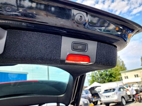 Used 2016 Porsche Cayenne S image 28