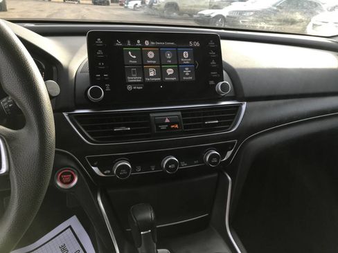 Used 2018 Honda Accord EX image 31