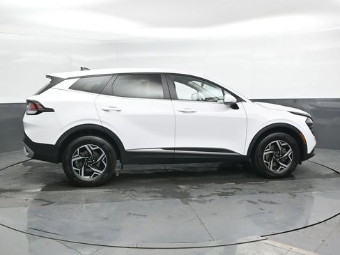 Used 2025 Kia Sportage LX AWD/4WD image 5