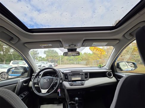 Certified 2017 Toyota RAV4 XLE image 4