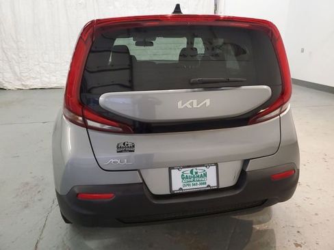 Used 2022 Kia Soul LX image 5