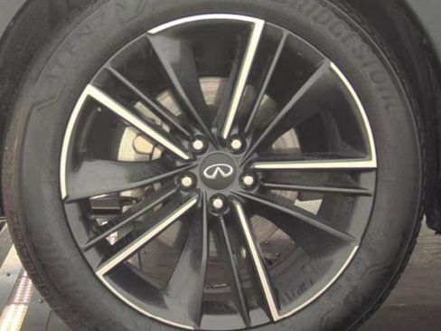 Used 2023 Nissan Pathfinder SL w/ Black Appearance Package image 9