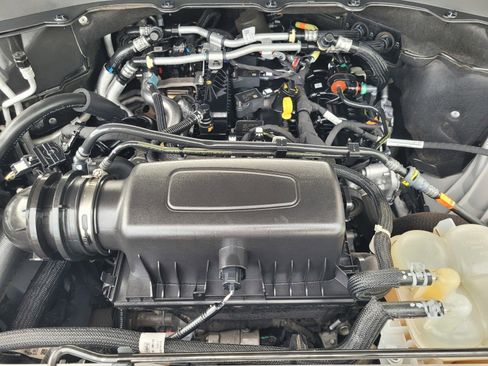 Used 2022 Ford Explorer XLT w/ Equipment Group 202A image 30